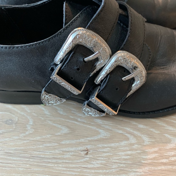 Leather Western Style Shoes - Picture 3 of 5